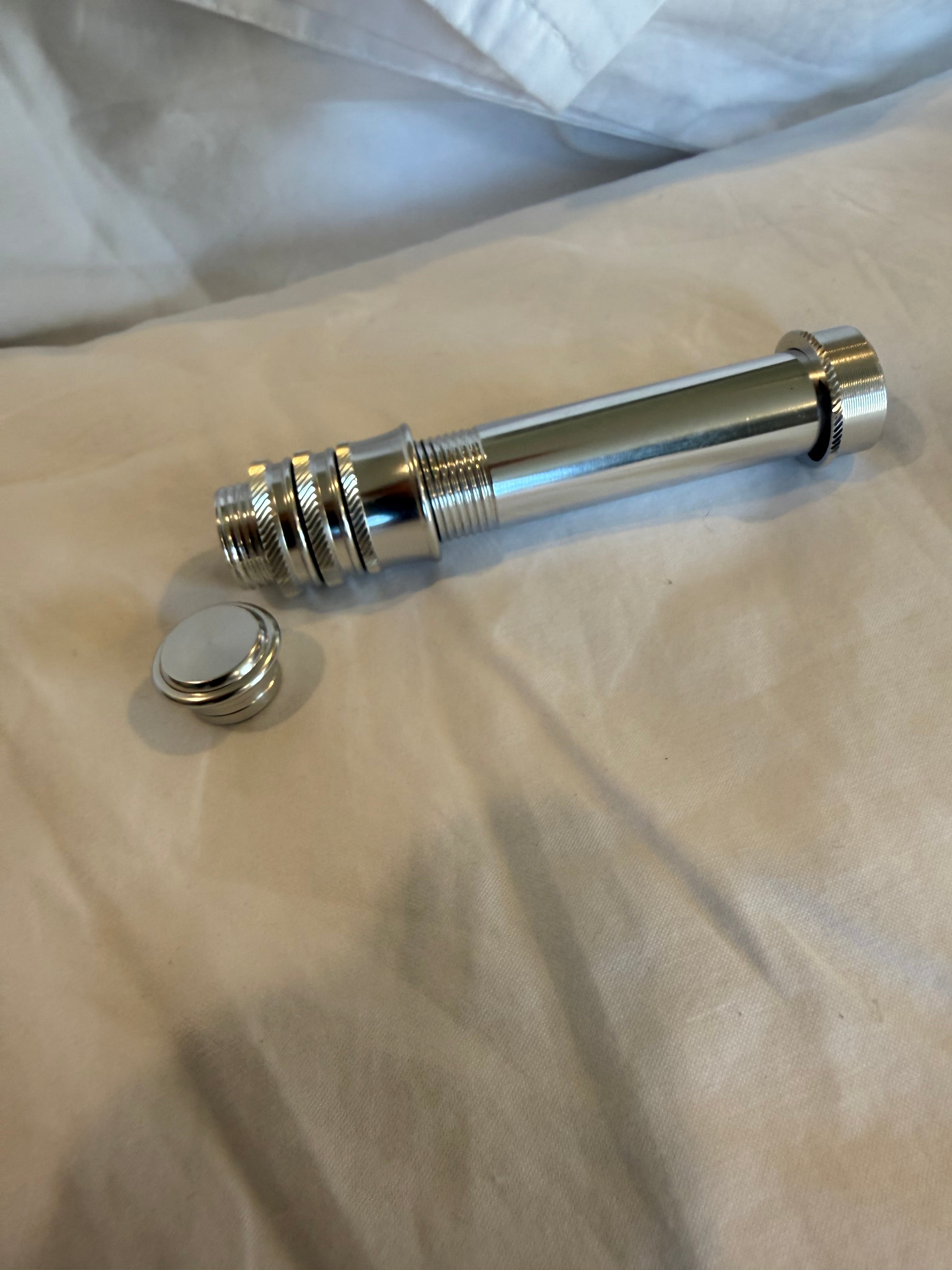 Aluminum uplocking fly reel seat