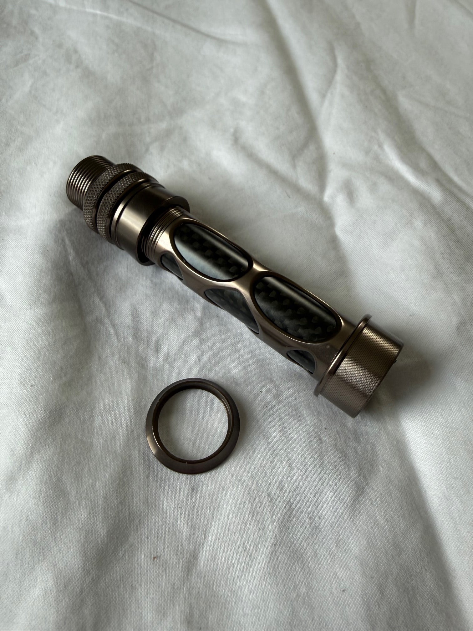 Braided Uplocking Aluminum Fly Reel Seat with Carbon Fiber Insert