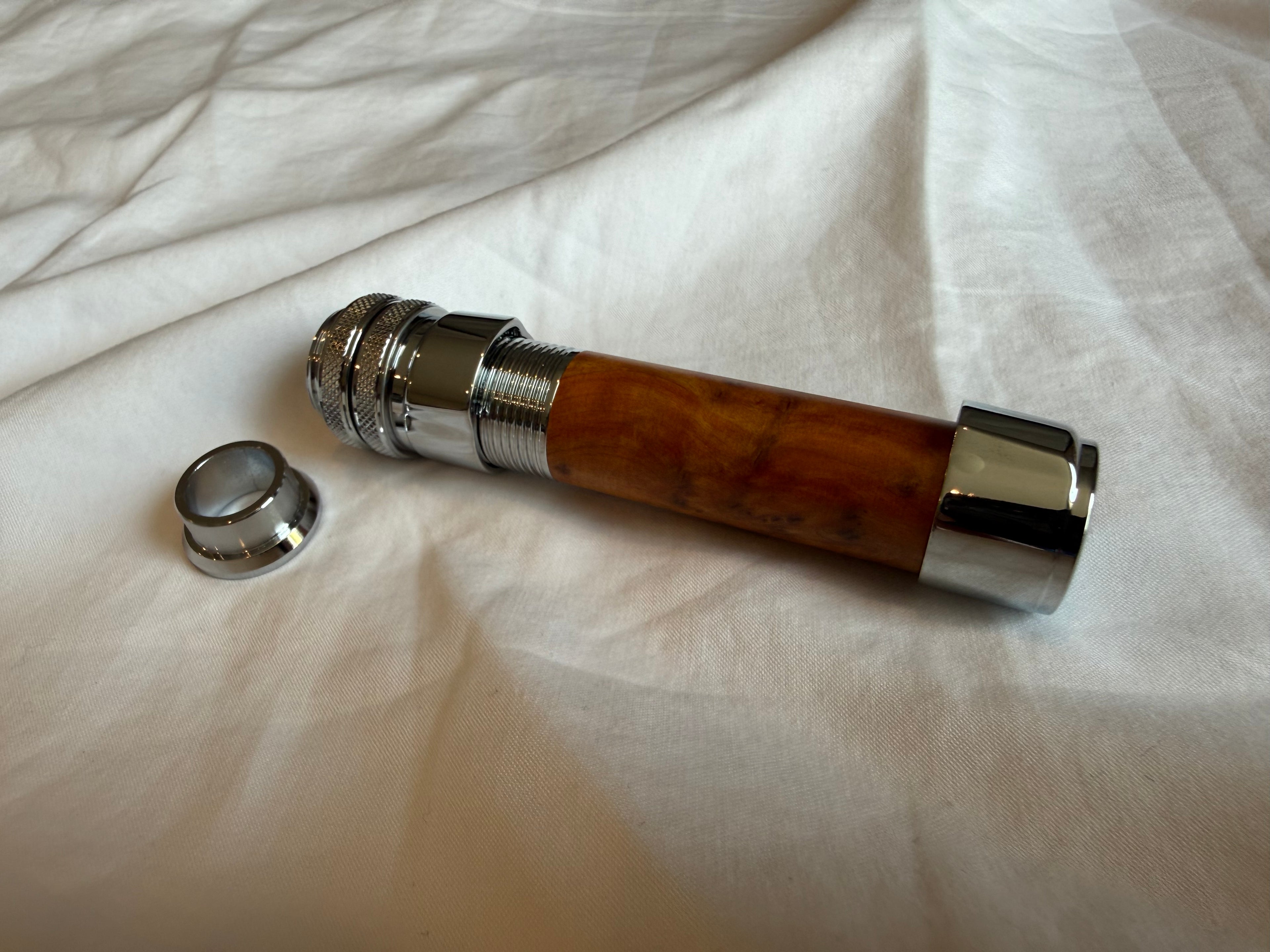Light weight down locking fly reel seat with burl wood insert